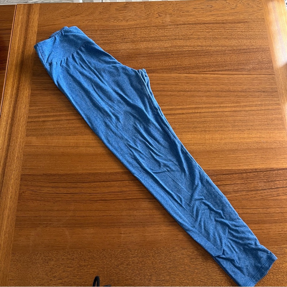 LuLaRoe Blue Buttery Soft Leggings